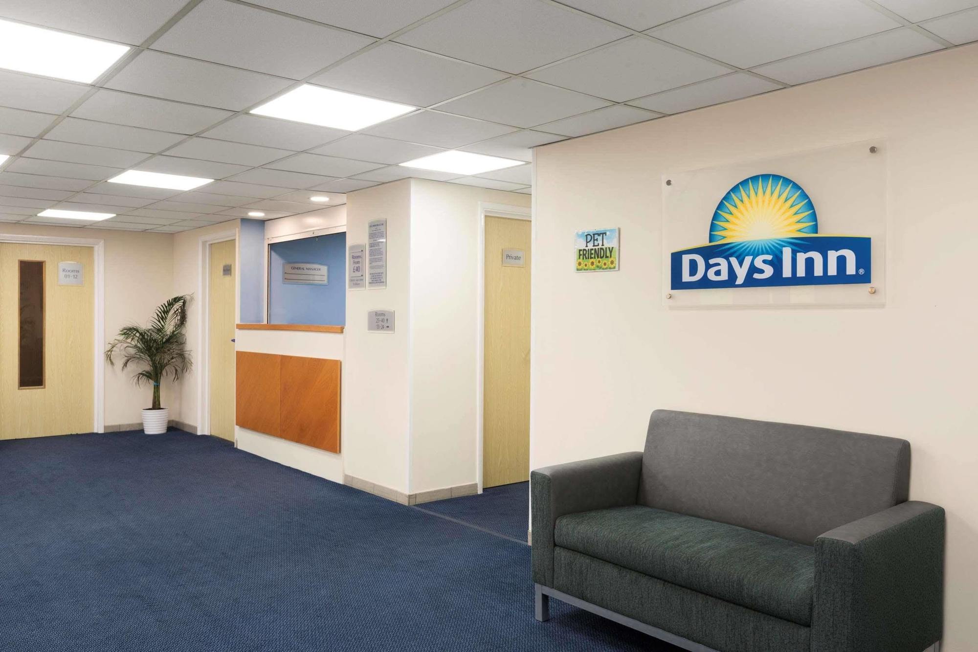 Days Inn Winchester Buitenkant foto