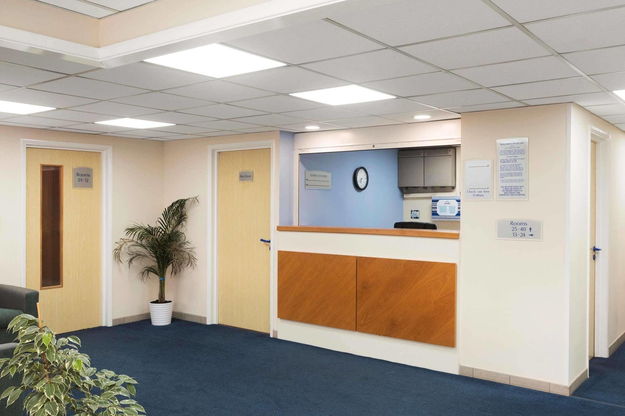 Days Inn Winchester Buitenkant foto