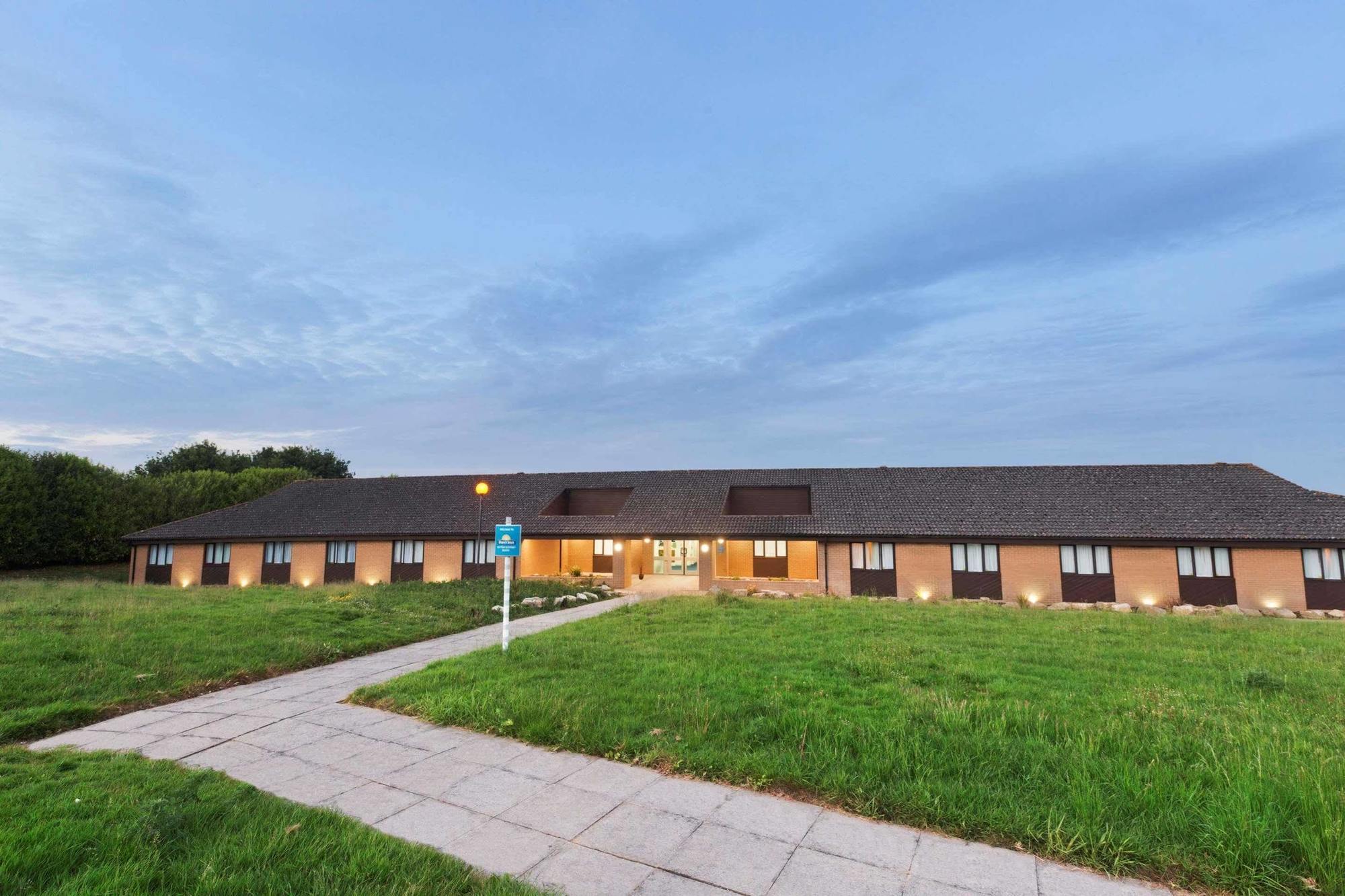 Days Inn Winchester Buitenkant foto